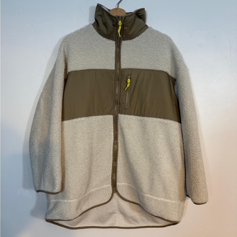 H&M Sherpa Fleece Jacket with Nylon Panel & Neon Zipper Pull – Size L - Picture 2 of 8